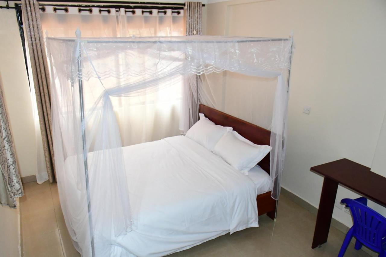 Golden Cherries Guest House Jinja Buitenkant foto